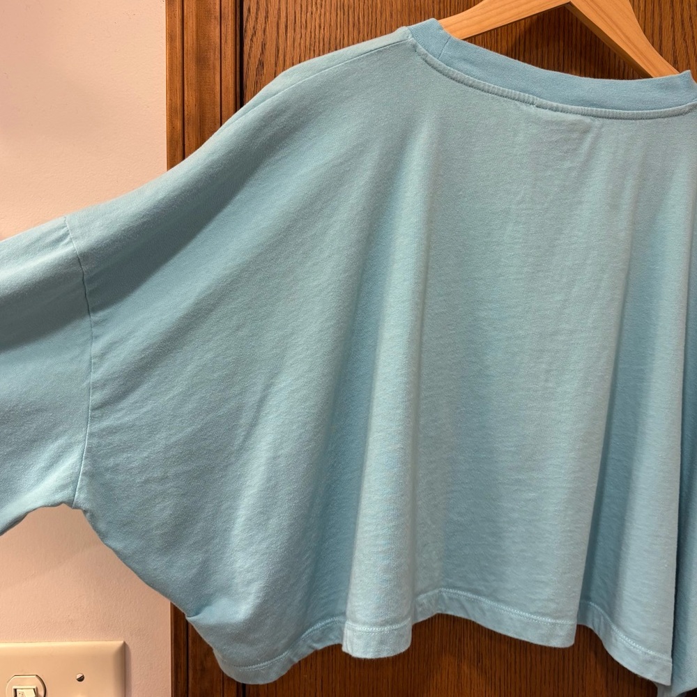 A. Lab light blue drippy smile oversized crop top, xl - Picture 4 of 9